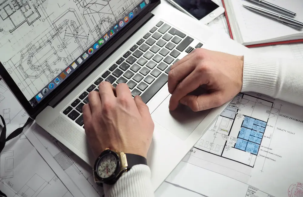 Os notebooks para uso corporativo desempenham um papel crucial na produtividade e eficiência dos profissionais. Seja para reuniões, apresentações ou tarefas diárias, ter um dispositivo confiável é essencial.